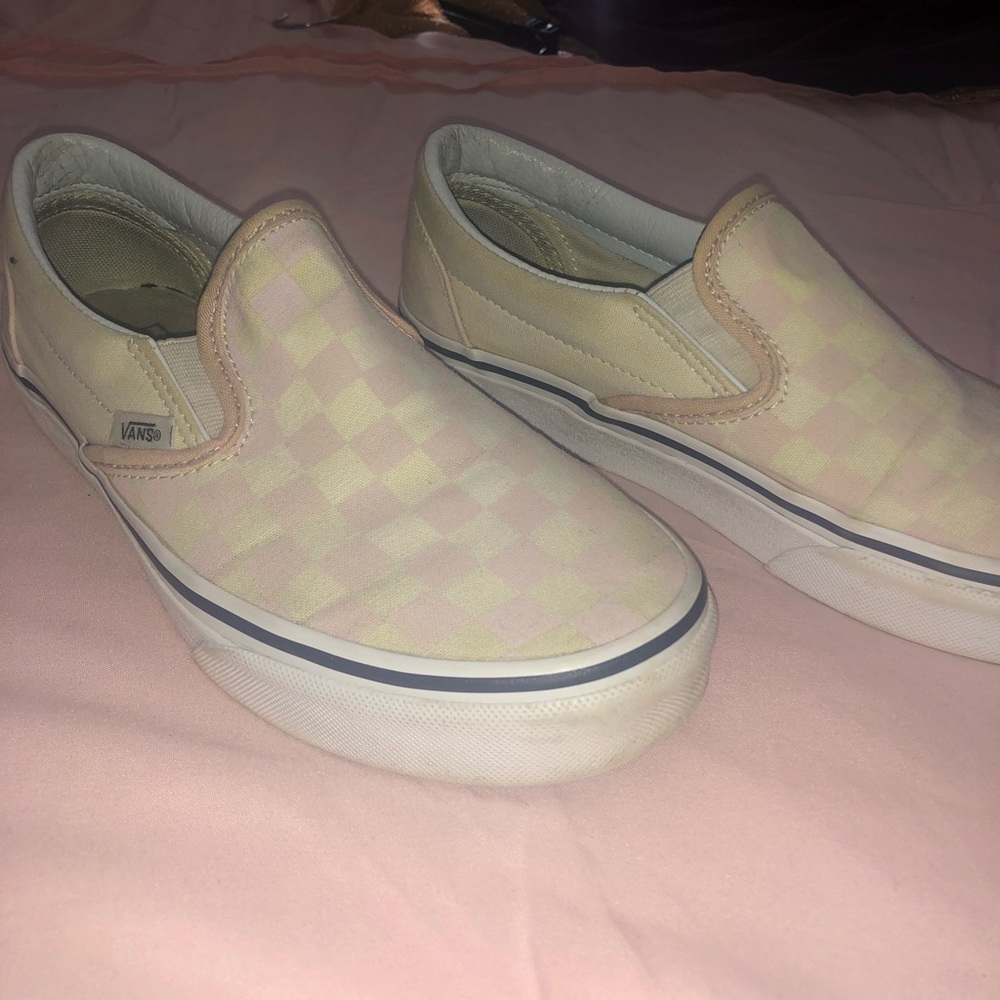 pink checkered vans